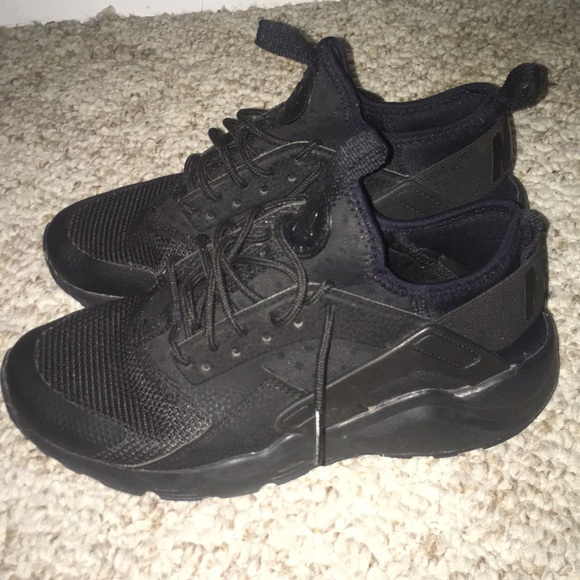 Black hurraches - Picture 3 of 5